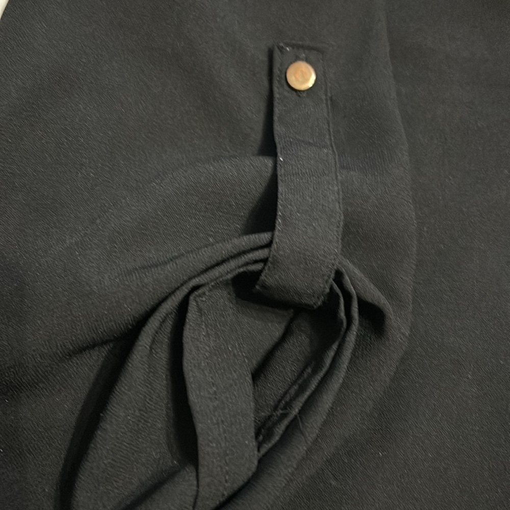 Black blouse - Picture 2 of 7